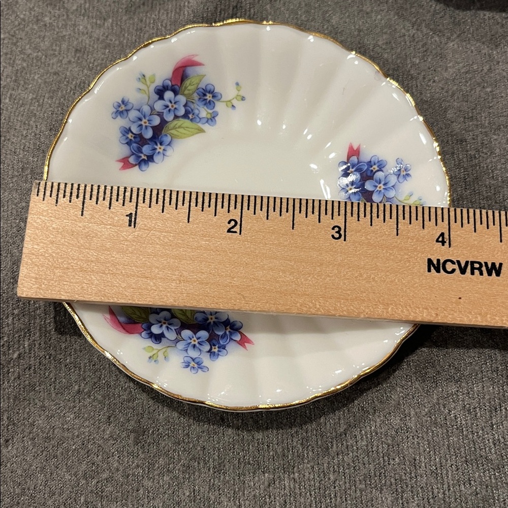 Set of 4 Saucers-Blue Floral w/Gold Rim - Picture 5 of 7